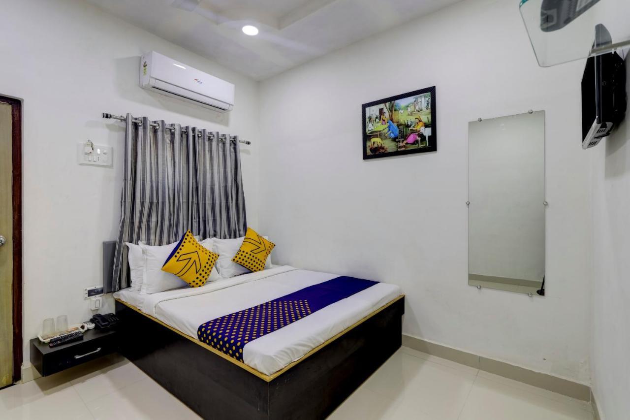 Spot On 71130 Hotel Shiv Krupa Anjar Экстерьер фото