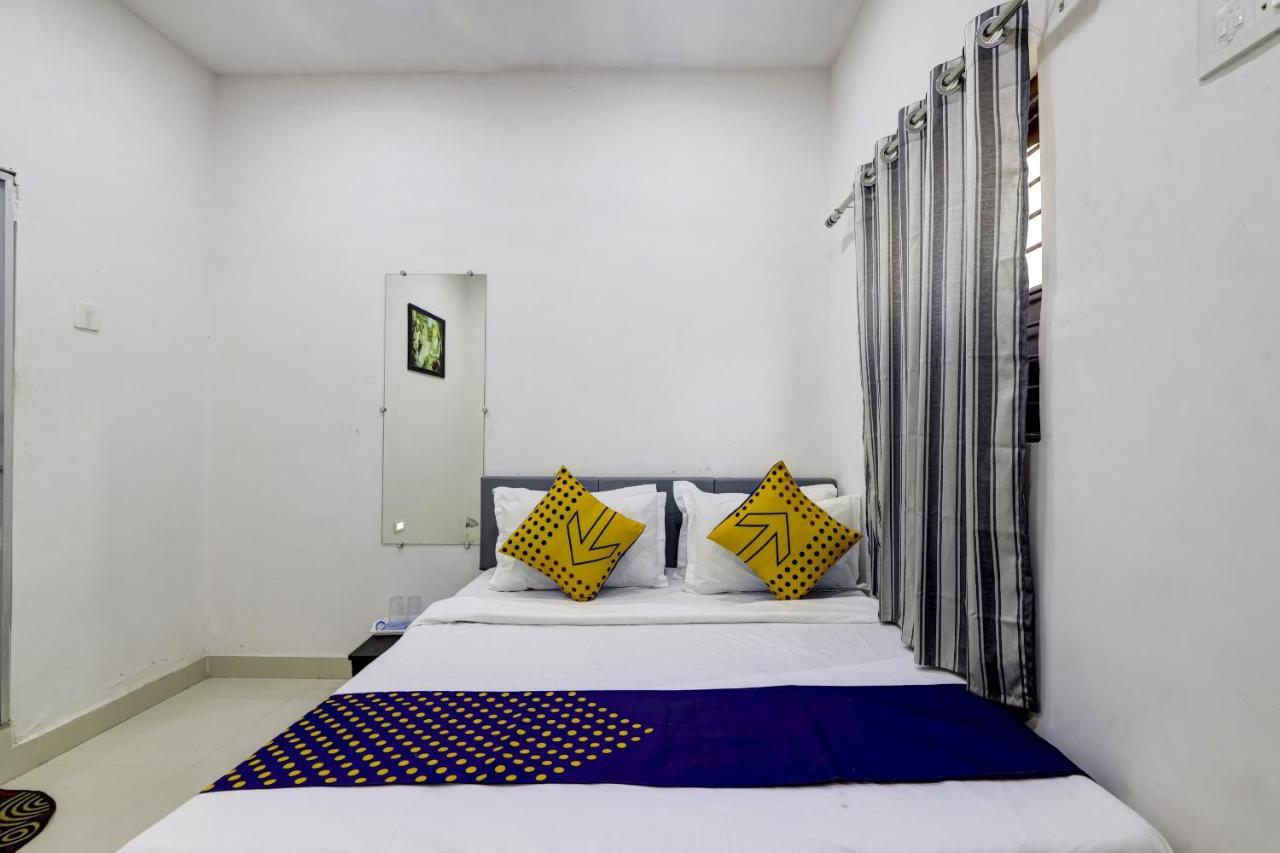 Spot On 71130 Hotel Shiv Krupa Anjar Экстерьер фото