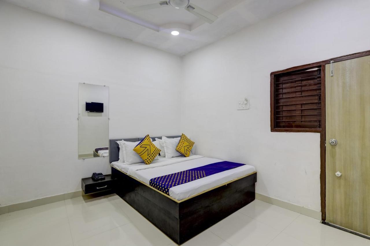 Spot On 71130 Hotel Shiv Krupa Anjar Экстерьер фото